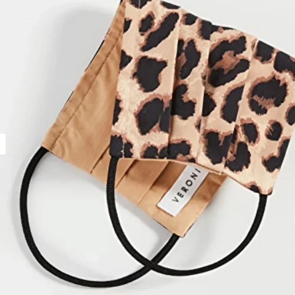 NWT! Veronica Beard Leopard Face Mask